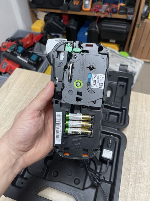 Brother PT-E110 / принтер для стікерів, наклейок