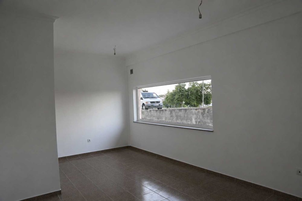 Vendo Loja no centro de Moimenta da Beira