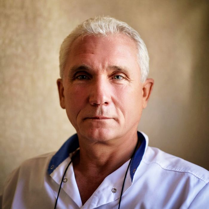 Остеопат. Допомога без болю та "хрустів".