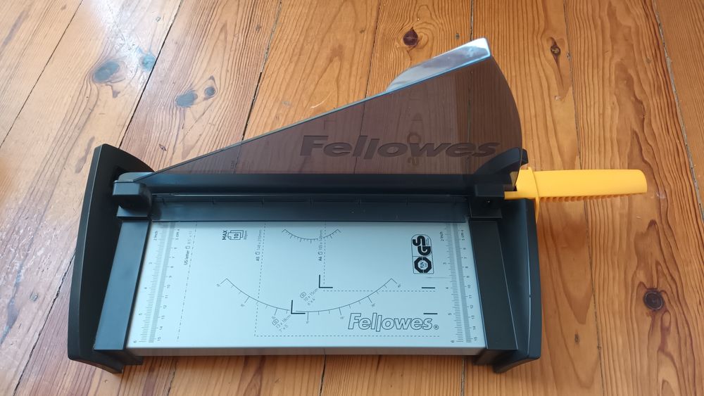 Guilhotina largura A4