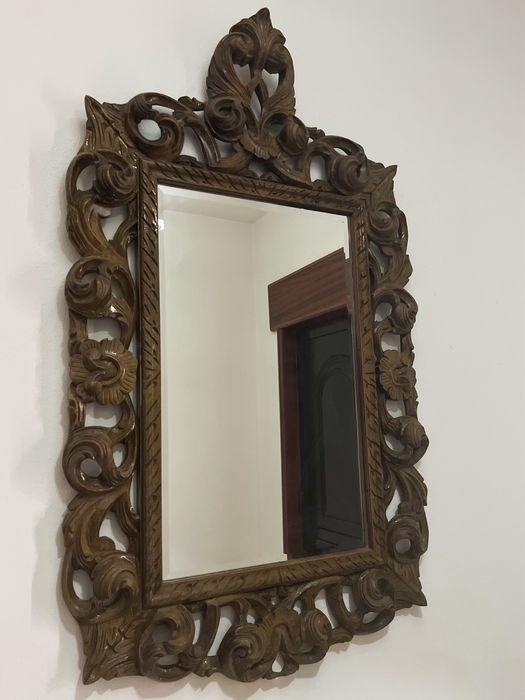 Credência e espelho