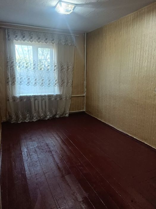 Кімната в комуналці.  3 слобідська - Погранична