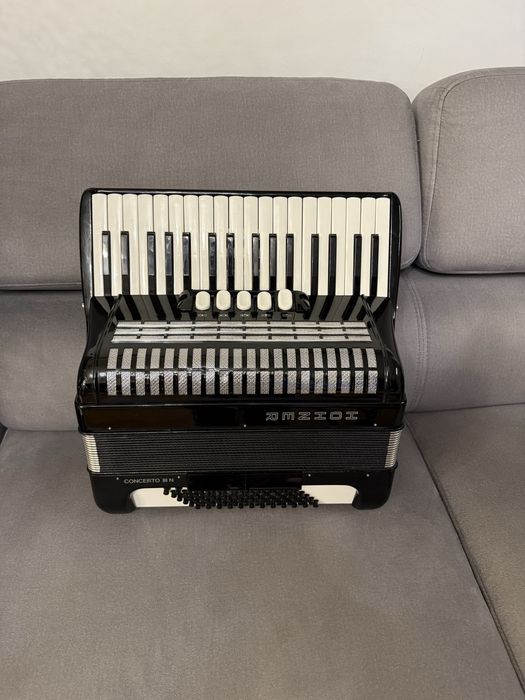 Akordeon Hohner 72 basy