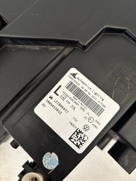 VW Tiguan II 2 lift 5NN Allspace 20- lampa lewy przód lewa IQ LIGHT