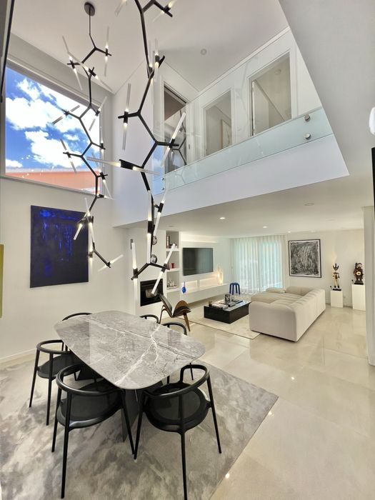 Mesa em pedra natural