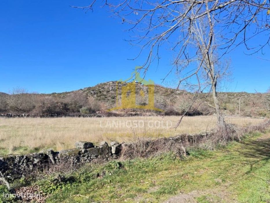 Terreno de 4550m² em Sarraquinhos, Montalegre - Excelente Oportunid...