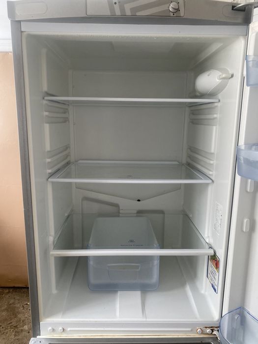 Ходильник Indesit
