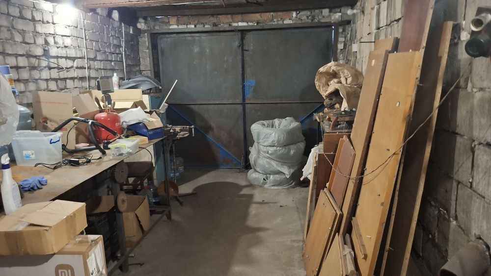 Продам три з'єднані гаражі
