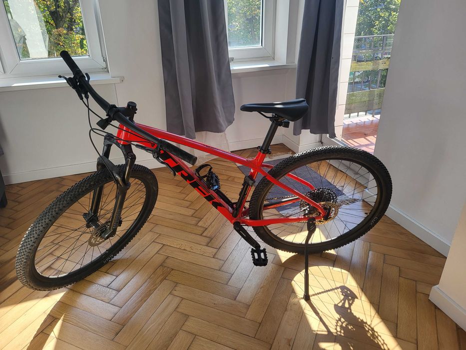 Rower TREK XCALIBER 8 M/L z akcesoriami
