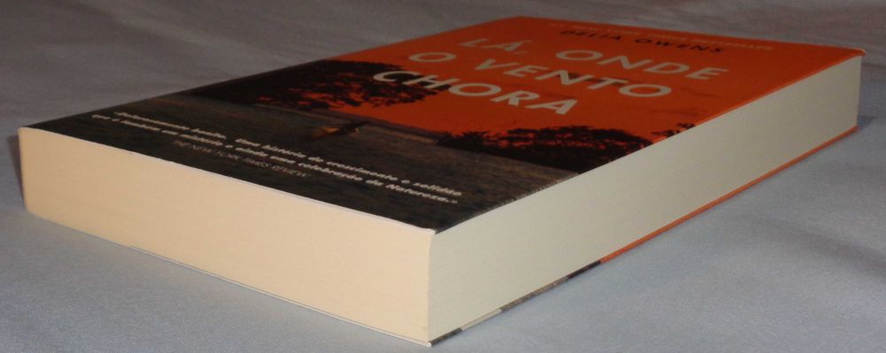 Lá, onde o vento chora de Delia Owens (NOVO)
