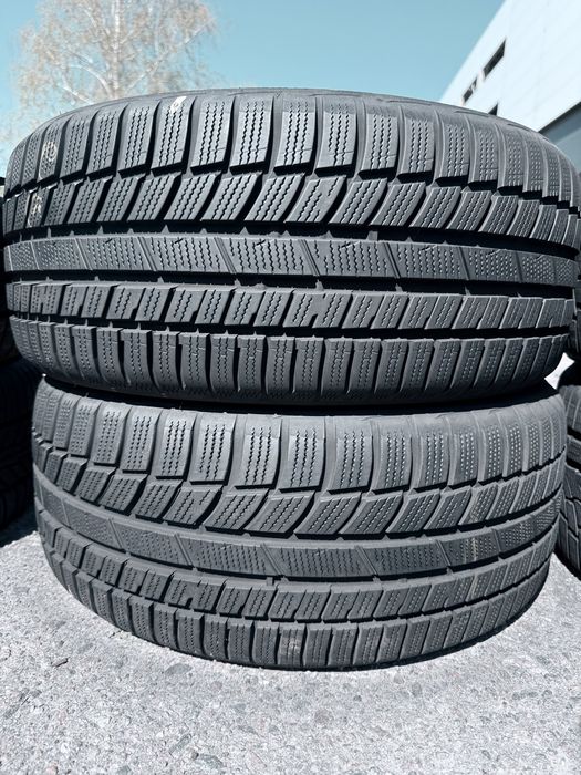 235 40 19 Toyo S954 95% Шини Зима
