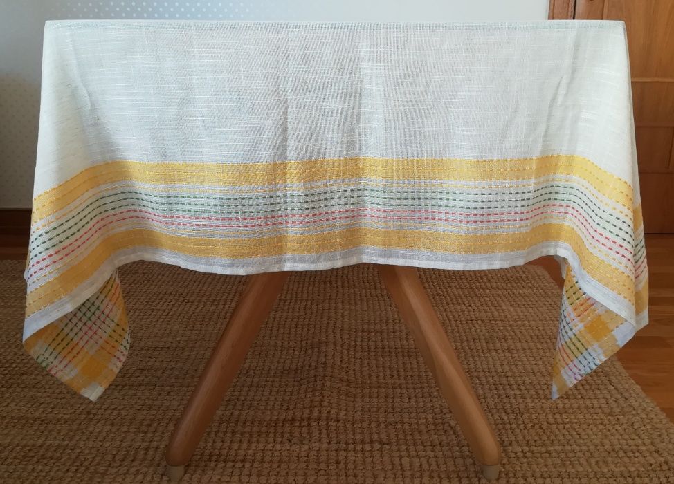 Toalha de mesa NOVA, 2.55 x 1.60 m, marca "Dona Nur"