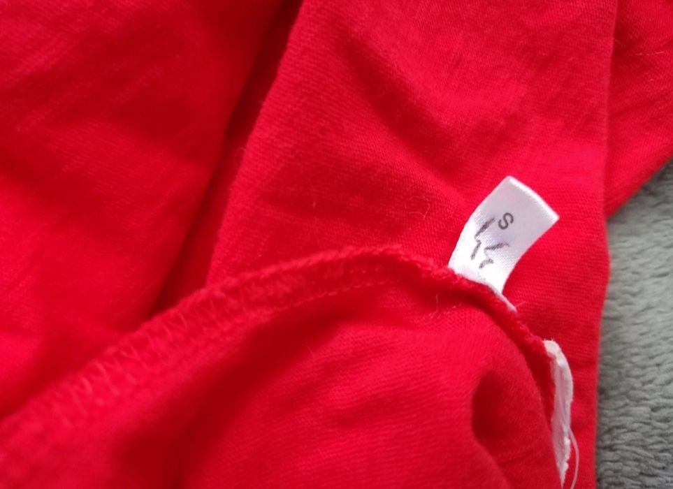 Czerwony t-shirt