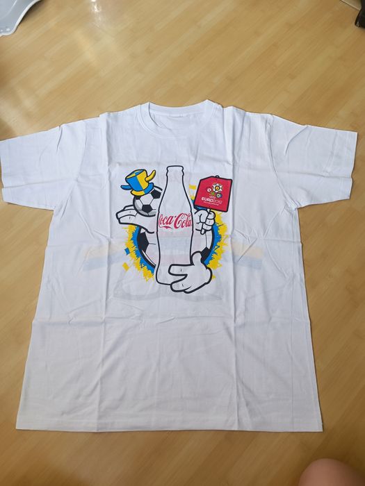 &TEAMサイン入りCoca-Cola ElectricYouth Tシャツ Футболка Coca-cola: 200 грн. - Футболки Киев на Olx