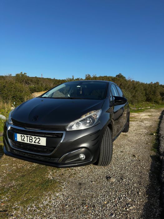 Peugeot 208 PureTech 1.2 Gasolina