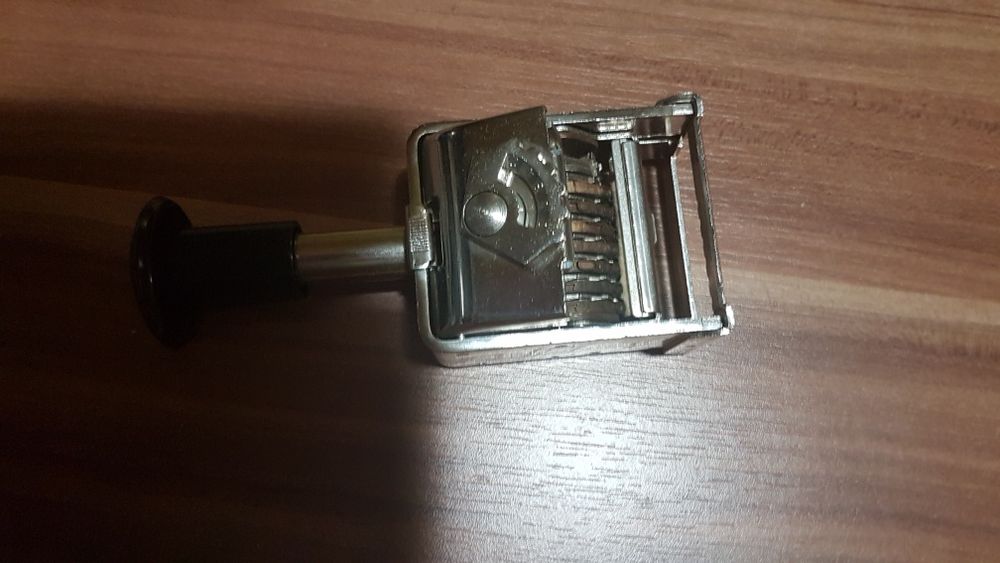 sprzedam datownik PRL w super stanie