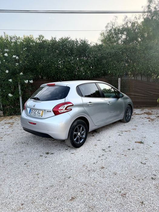 Peugeot 208 — fotografia 5