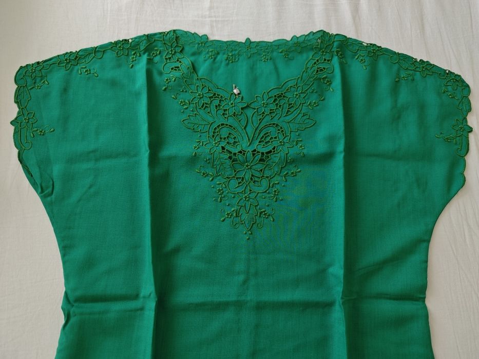 Blusa Bordado da Madeira Autêntica - Verde Esmeralda - Nova c/ Selo de Autenticidade IVBAM