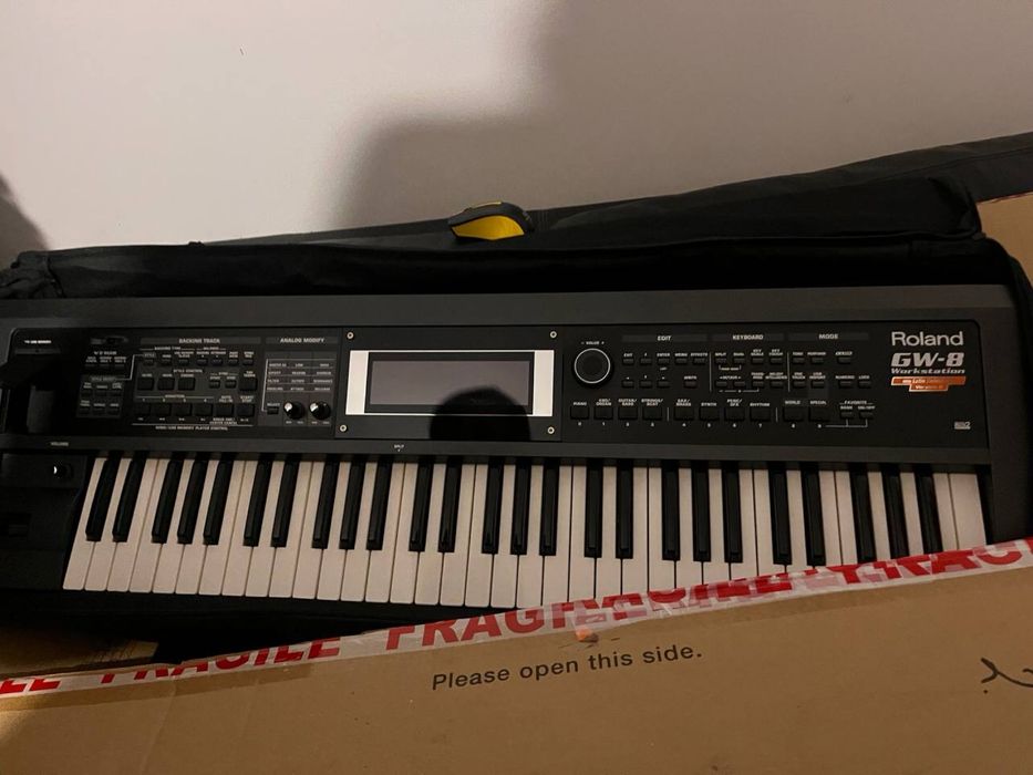 Пианино Roland GW-8 Workstation – професійний синтезатор піаніно