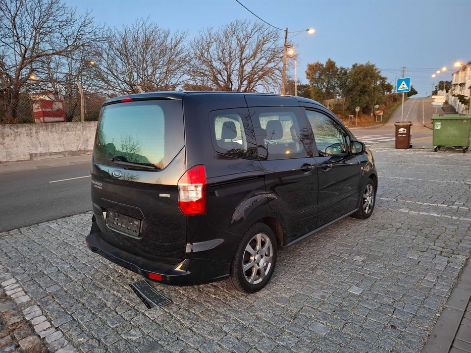 Ford Tourneo Courier 1.0 EcoBoost