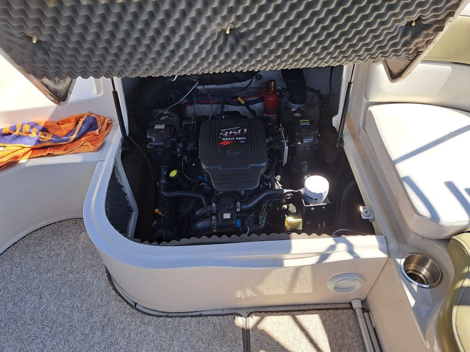 Łódż motorowa Sea Ray 240