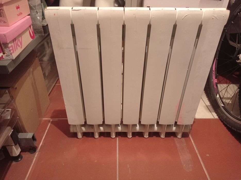 Kaloryfer grzejnik biały