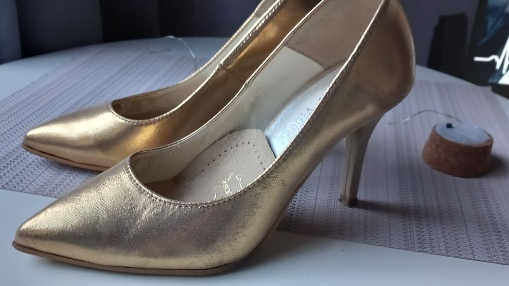 Złote szpilki skóra naturalna. 36,5/37