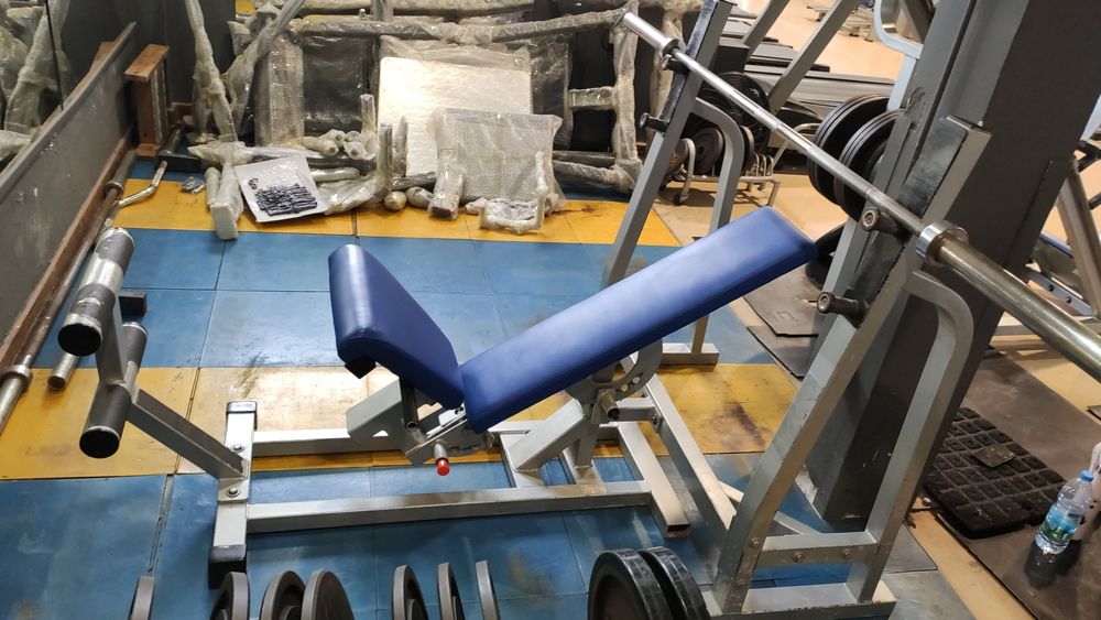 Várias máquinas Ginásio. Technogym /Adan