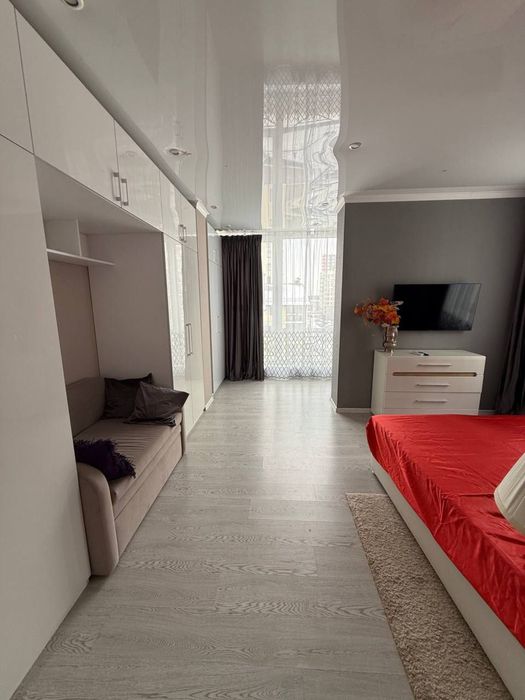 Квартира на 5 поверсі з ГАЗОВИМ опаленням. Ирпень с ремонтом