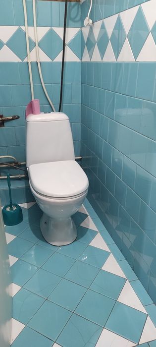 Подобово 2 кім. Чернівці 1-6чел. вул.Небєсної Сотні 19. ( Стасюка.19)