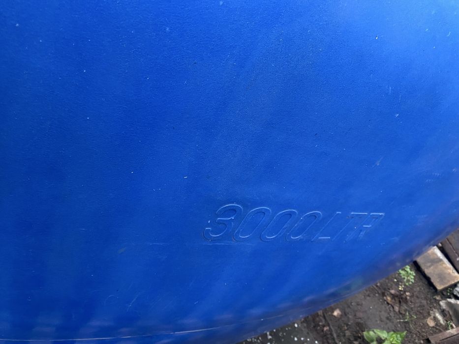 Бочка 3000л пластик с краном