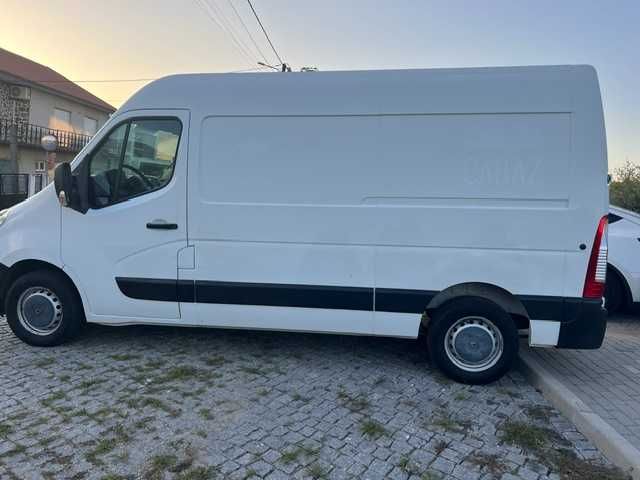 Renault master 2.3dci l2h2 com refrigeração poucos km no estado de impecável.