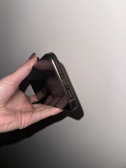 Продам iphone 16 pro max  Gold 256g