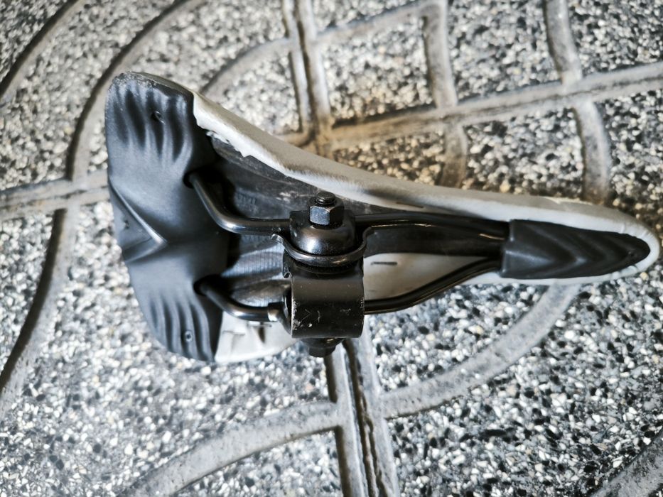 Conjunto de travões Shimano e selim