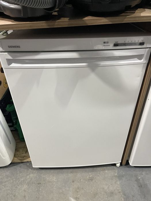 Холодильник Siemens.