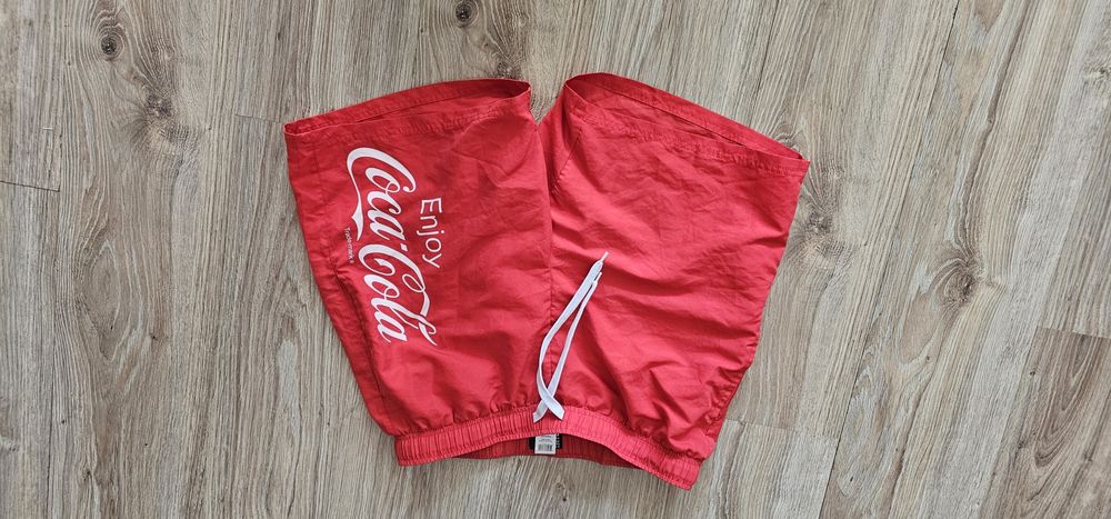 Szorty kąpielowe męskie COCA-COLA rozmiar L wymiary na zdjęciach
