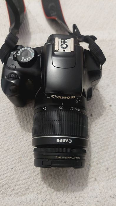 Kit completo de fotográfica profissional. Câmara,  objetiva  extra e flash,   usada , mas bem conservada. Inclui bolsa.
