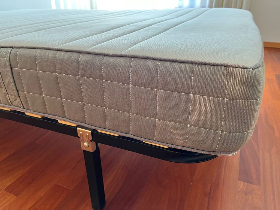 Cama colchão + estrado 140x200