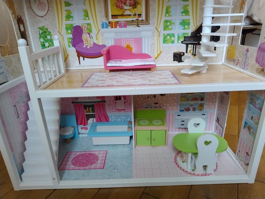 Sprzedam duży domek dla lalek używany odbiór w Mrowinie lub Gnieźnie