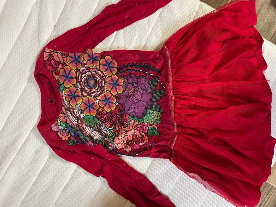 Vendo vestido Desigual menina e camisa TUC TUC
