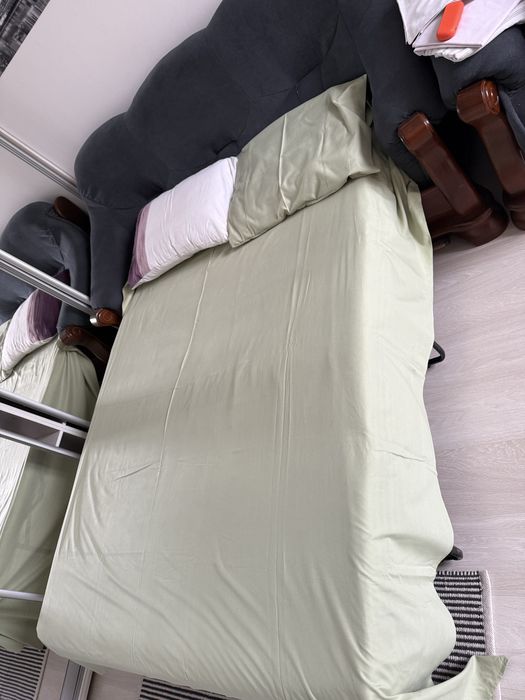 Продам диван раскладной и два кресла