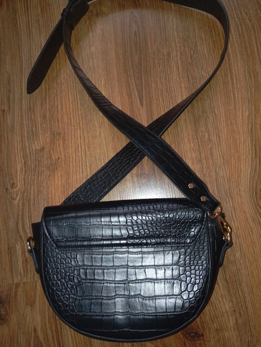 Torebka damska listonoszka nerka