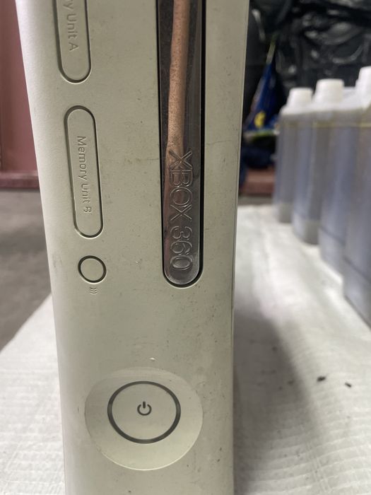 Xbox 360 - com todos os cabos