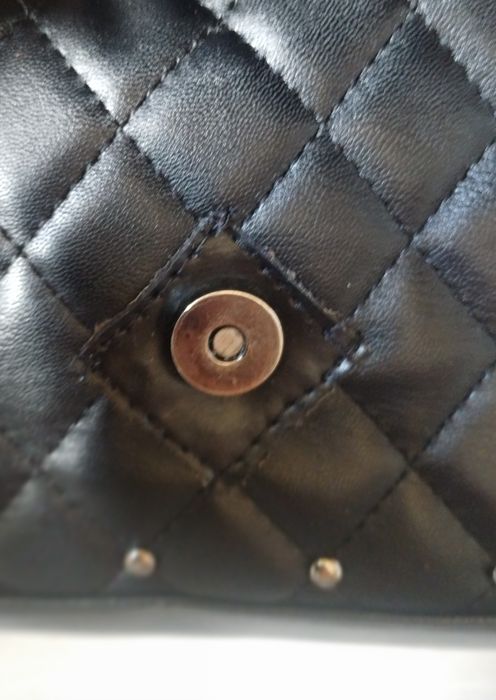 Mała torebka na grubszym łancuchu