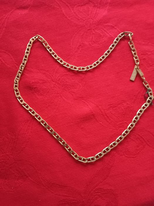 Gargantilha dourada malha batida marca Shock