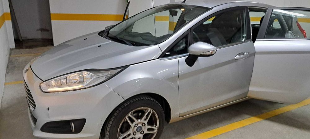 Vendo Carro Ford Fiesta de Nov 2013