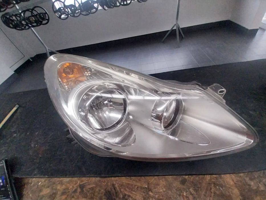 Farol frente direito Opel Corsa D Ref: GM13186382