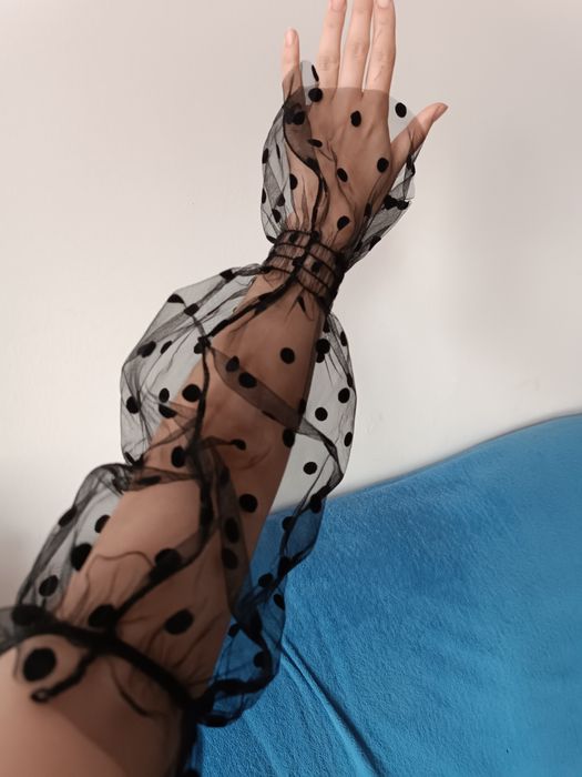 Nowe, eleganckie rękawy z siateczki.