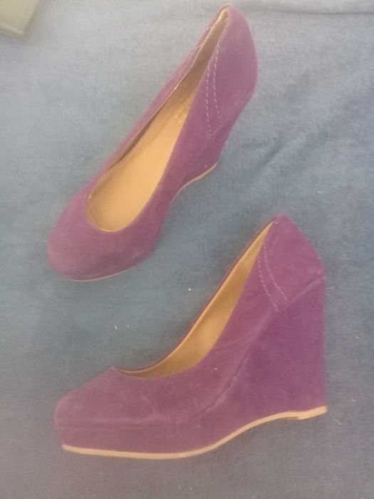 Calçado de vários gêneros