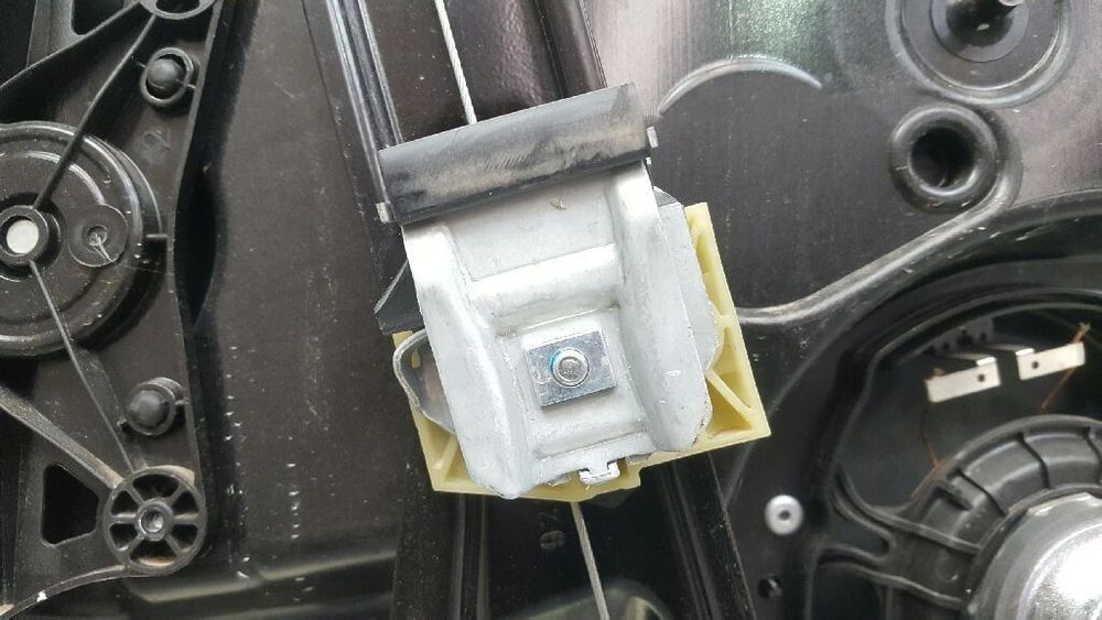 ELEVADOR DE VIDRO FRONTAL DIREITO MERCEDES-BENZ CLASSE A 2015